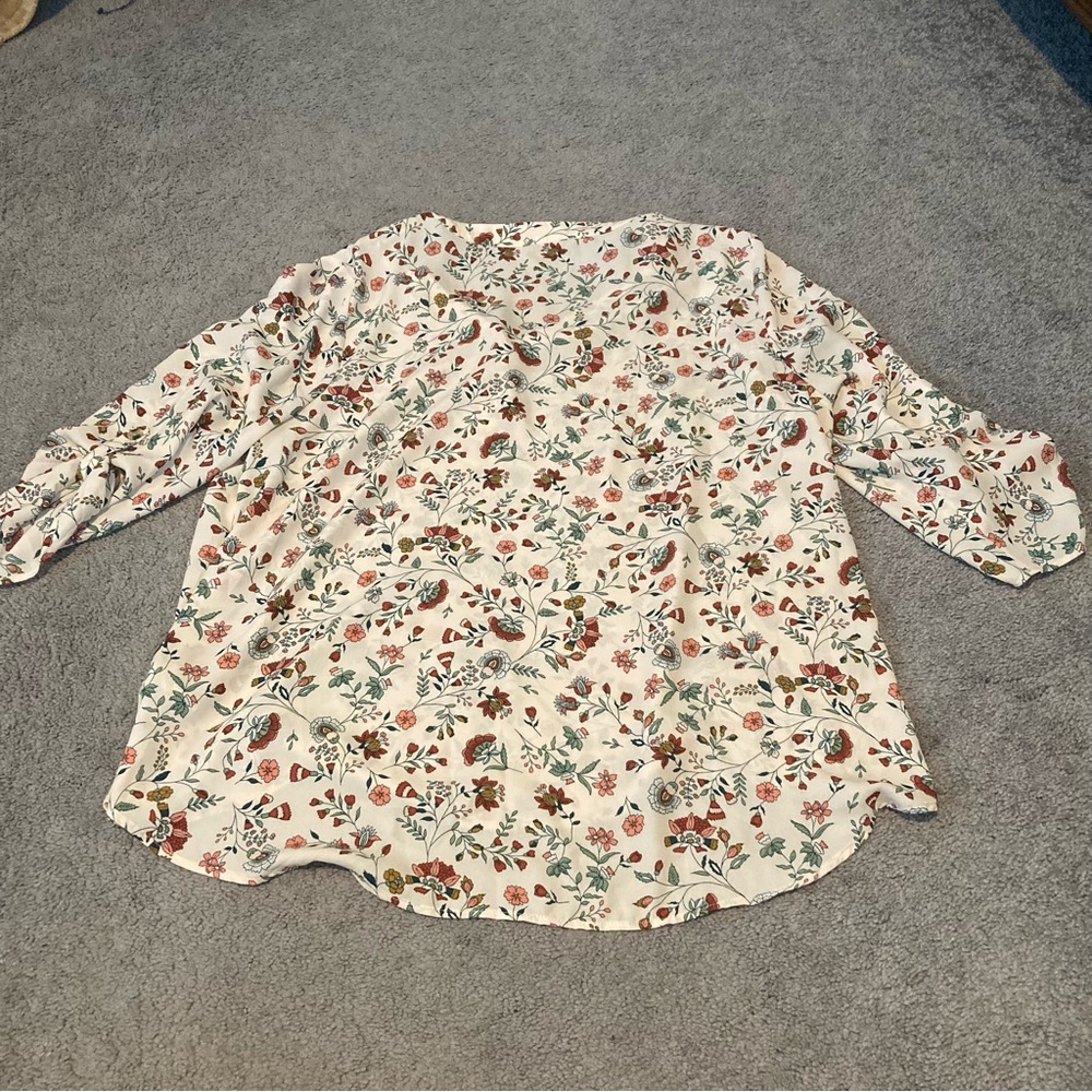 Women's Floral V-Neck Blouse Maurices 1X Plus Office Wear Top Boho Whimsical Art - Picture 8 of 8
